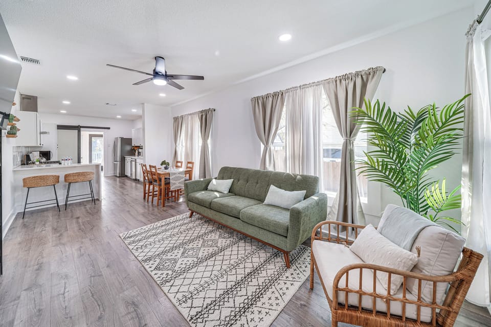 House (3 Bedrooms) | Interior