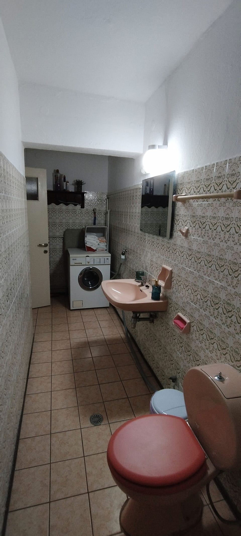 Family House | Bathroom