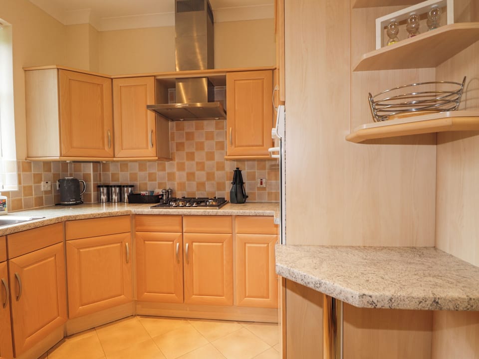 Cottage | Private kitchen | Fridge, dishwasher, electric kettle, toaster