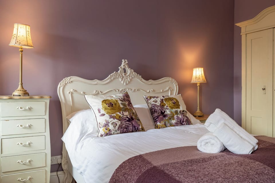 Sea Views, Log Burner, Dog Friendly