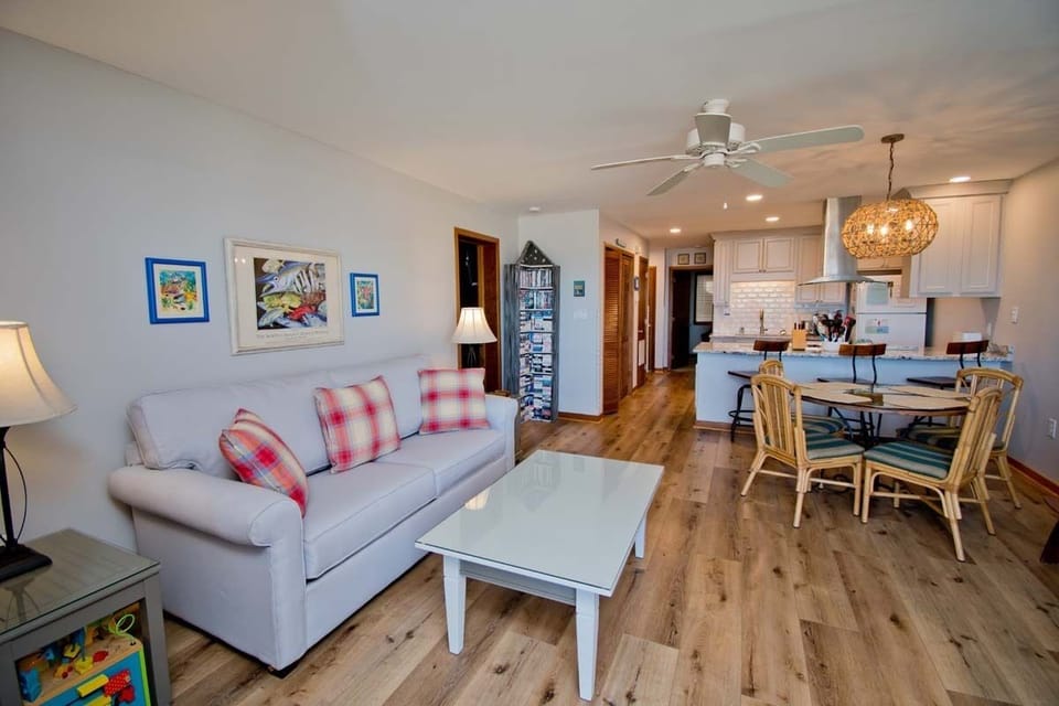 Living / Dining / Kitchen