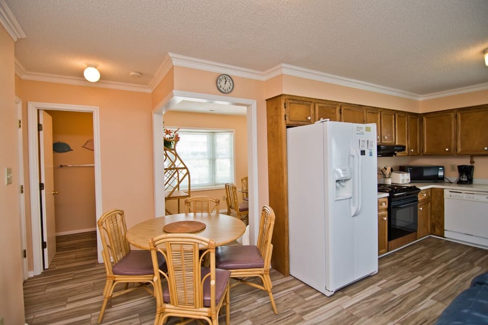Level One has 2 Dining Areas