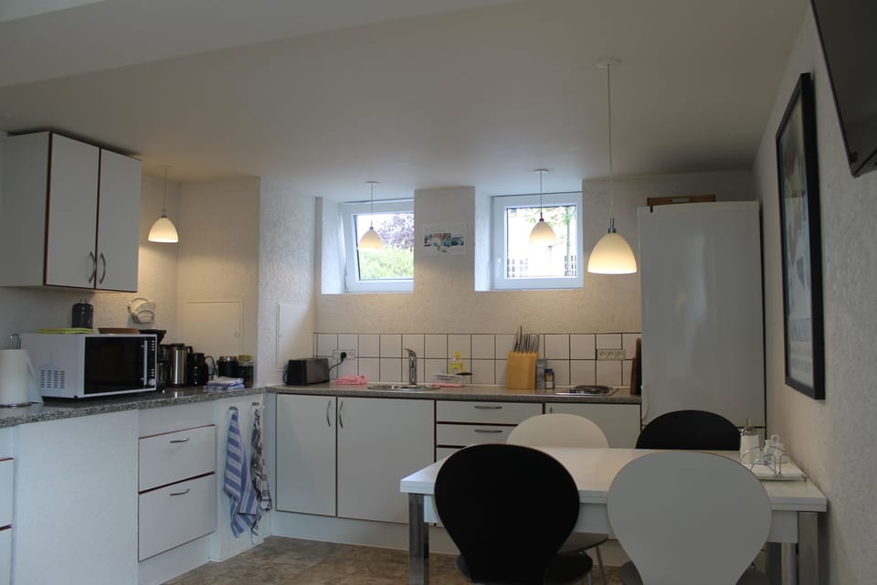 Egyptian cotton sheets, premium bedding, individually decorated, desk