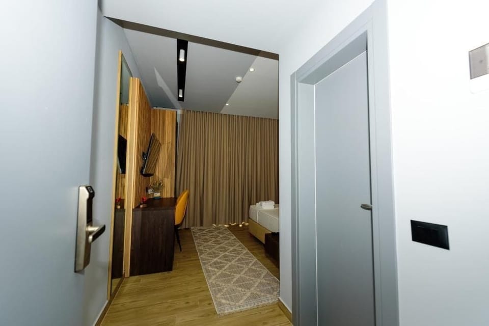 Triple Room, Balcony | Soundproofing