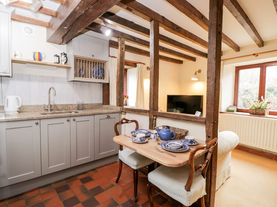 Cottage | Private kitchen | Cookware/dishes/utensils