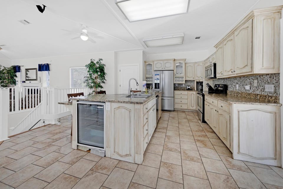 Full kitchen