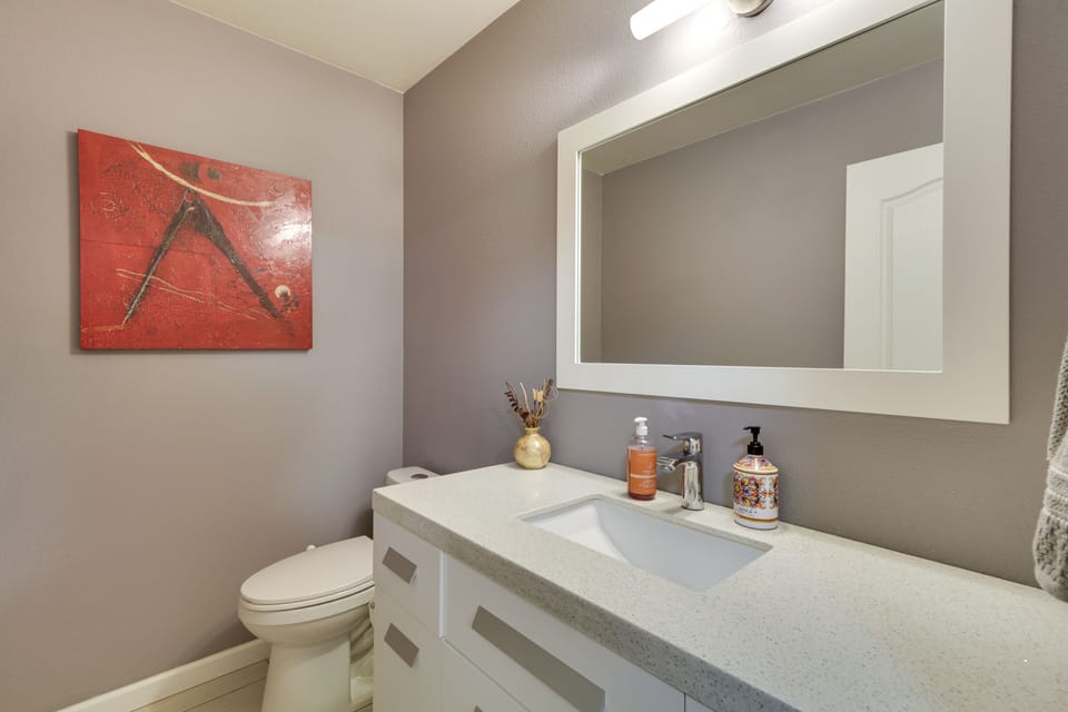 Half Bathroom | 1st Floor