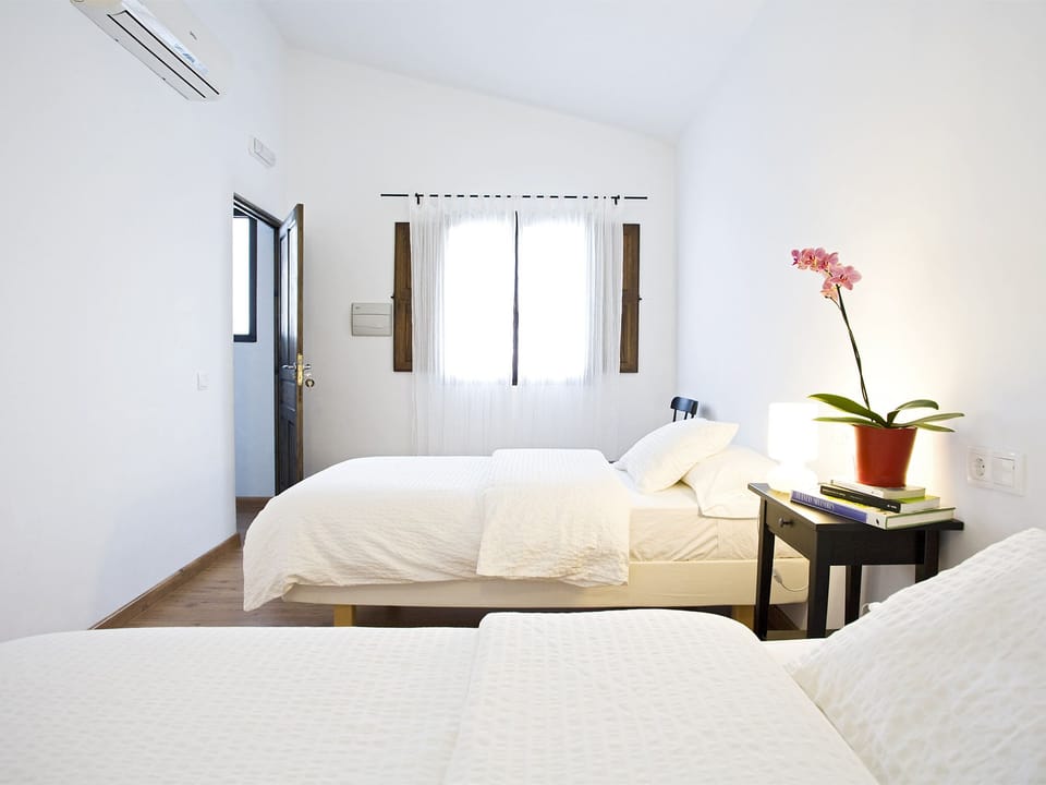 Soundproofing, WiFi (free), bed sheets