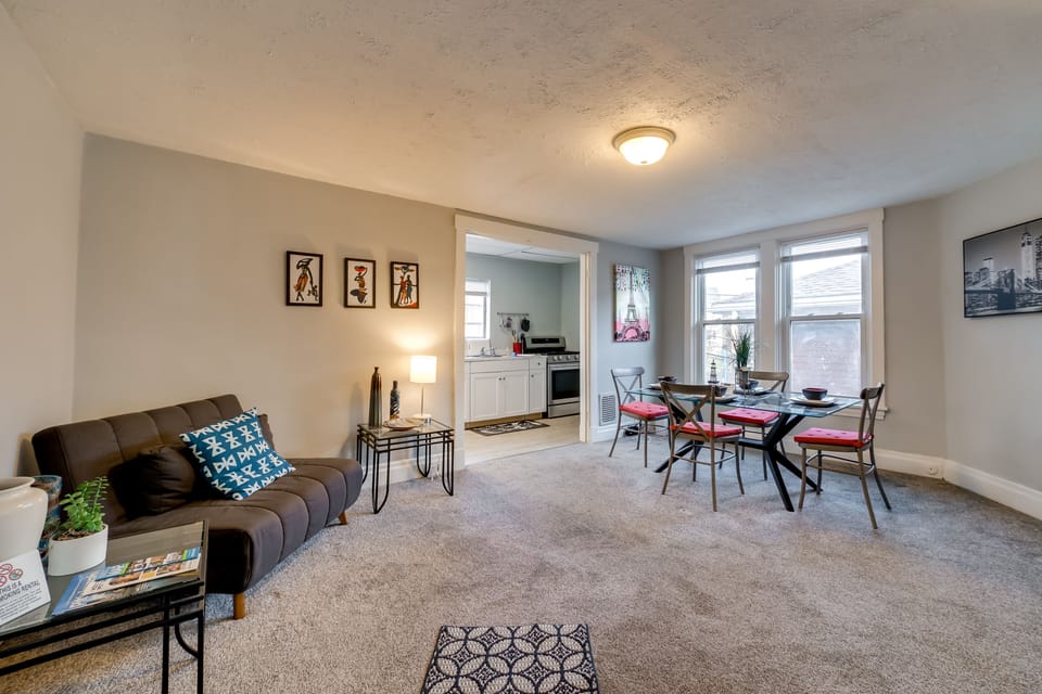 Dining Area | Dishware/Flatware | Free WiFi