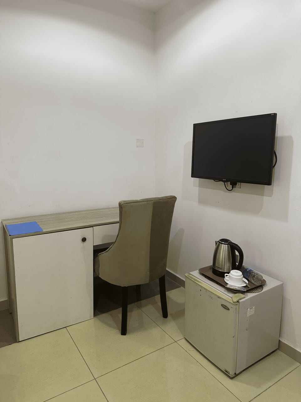 Deluxe Single Room | Desk, laptop workspace, soundproofing, free WiFi