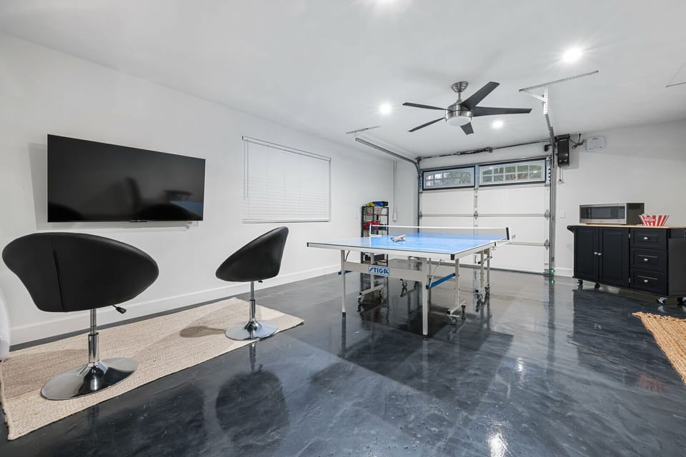 Game room in the garage: smart TV, Xbox, ping pong table, arcade game, corn hole, wall games (Connect 4 and Tic-tac-toe)