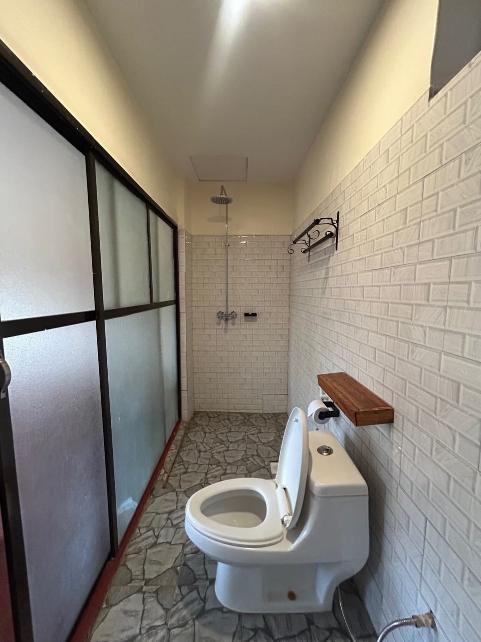 Standard Double or Twin Room, 1 Double Bed | Bathroom | Slippers, towels