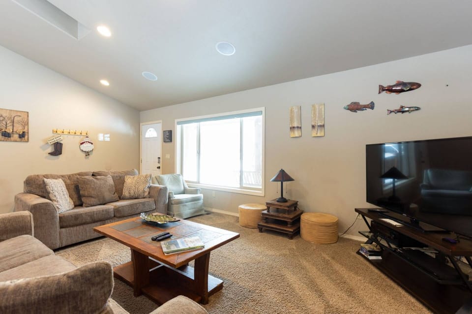 Welcome to Three Rivers Lodge! We hope we get to host you at this unforgettable Bend rental!