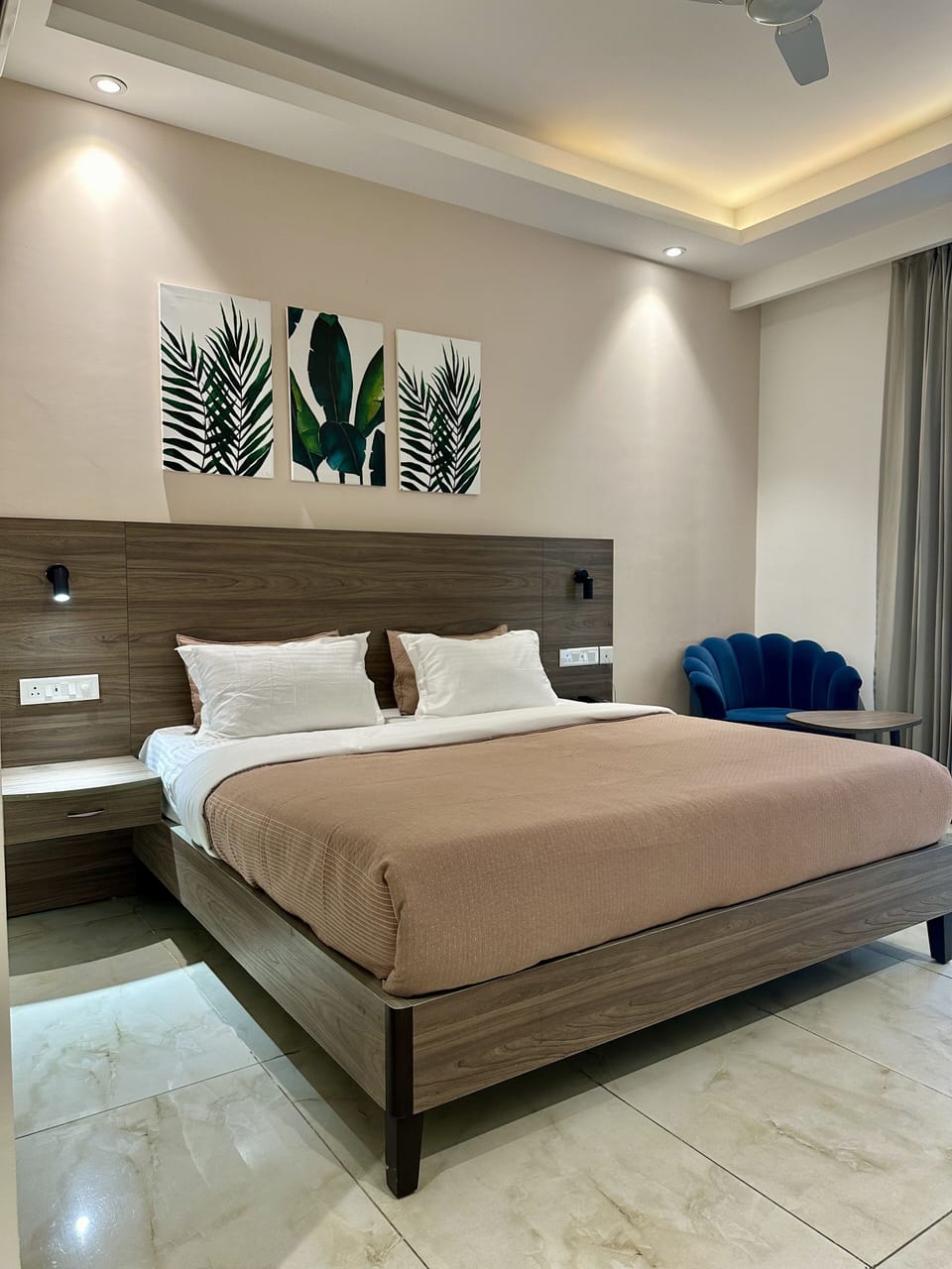 Luxury Double Room | Pillowtop beds, individually furnished, desk, laptop workspace