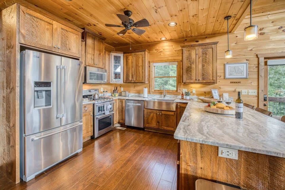 Fully appointed kitchen with stainless appliances