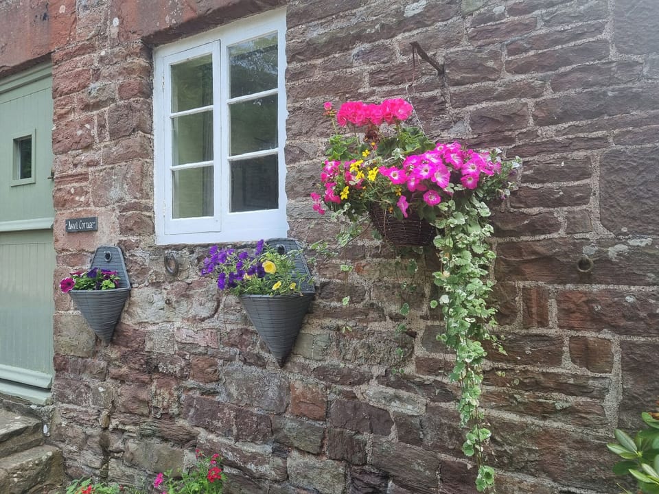 Cottage | Exterior detail