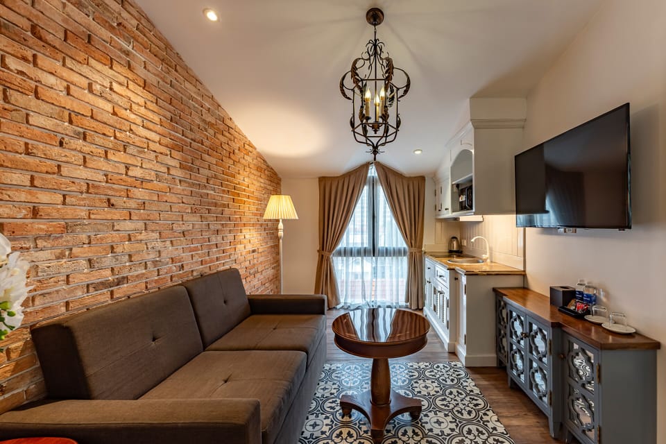 Classic Apartment, 1 Bedroom, Non Smoking, Air conditioning | 1 bedroom, pillowtop beds, desk, laptop workspace