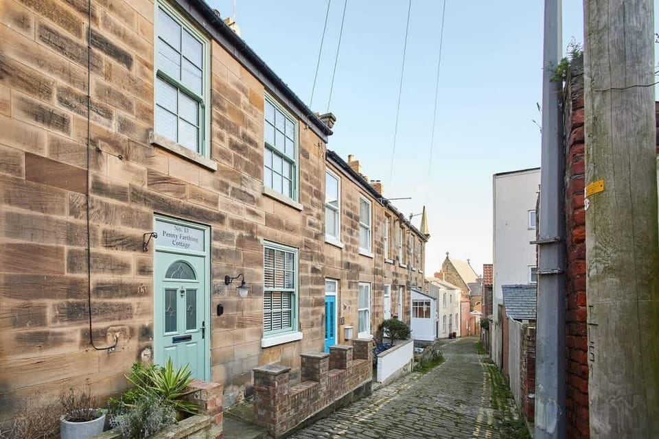 Penny Farthing Cottage, Whitby - Host & Stay