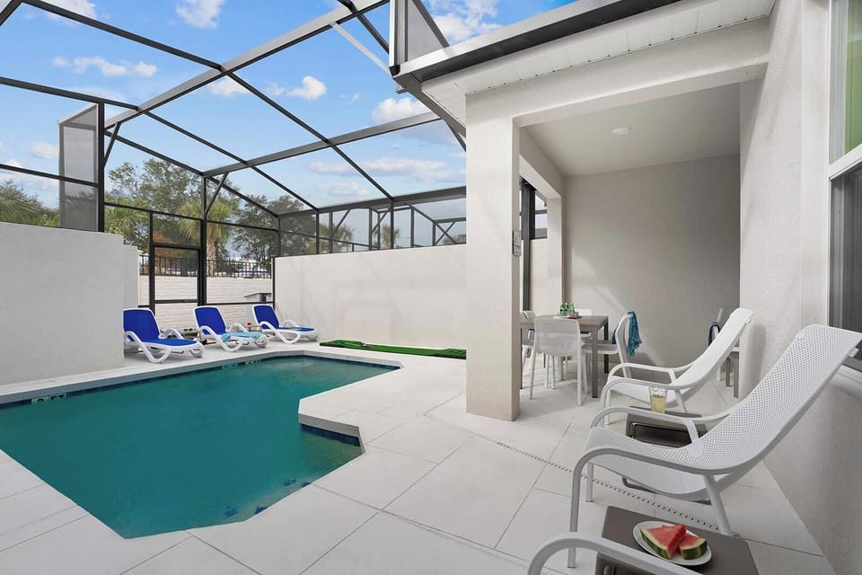 Private Pool & Patio