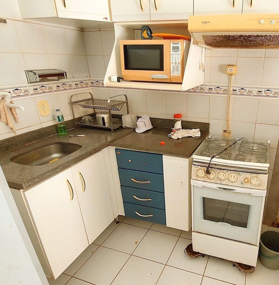 Villa | Private kitchen | Cookware/dishes/utensils