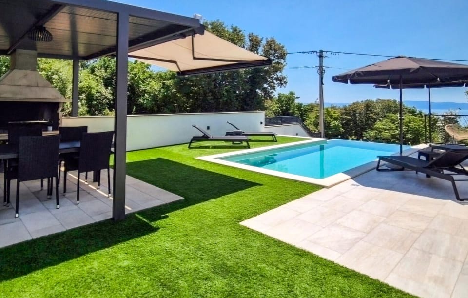 pool