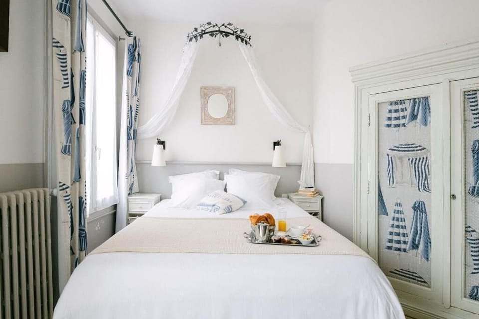 Standard Double Room, Harbor View | Individually decorated, individually furnished, laptop workspace