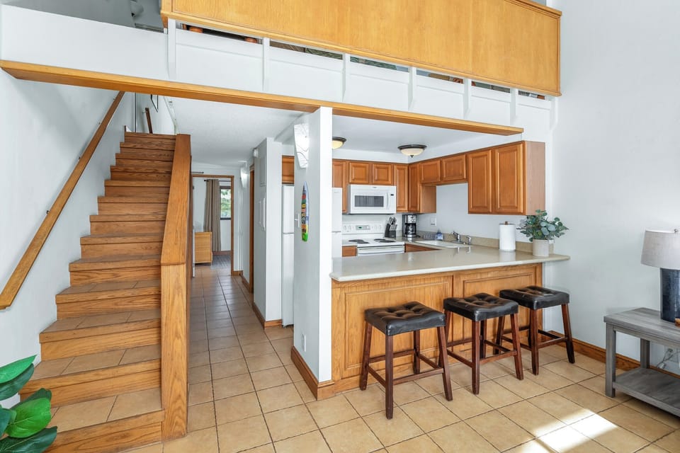 Hallway/kitchen