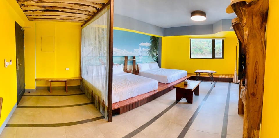 Superior Quadruple Room | Free WiFi, bed sheets