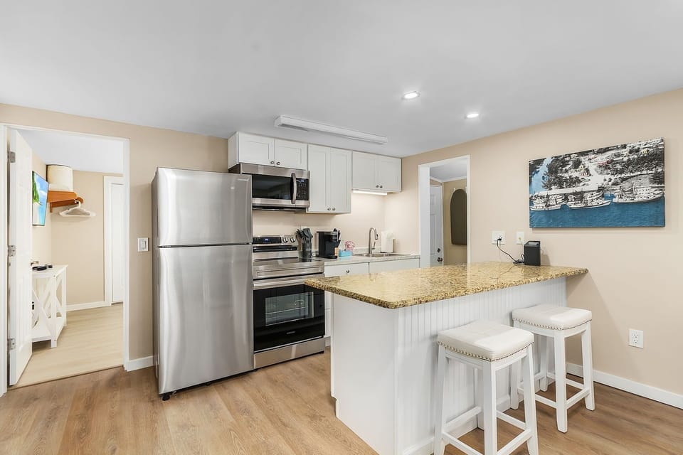 House, 1 Bedroom | Private kitchen | Coffee/tea maker, fridge, oven, toaster