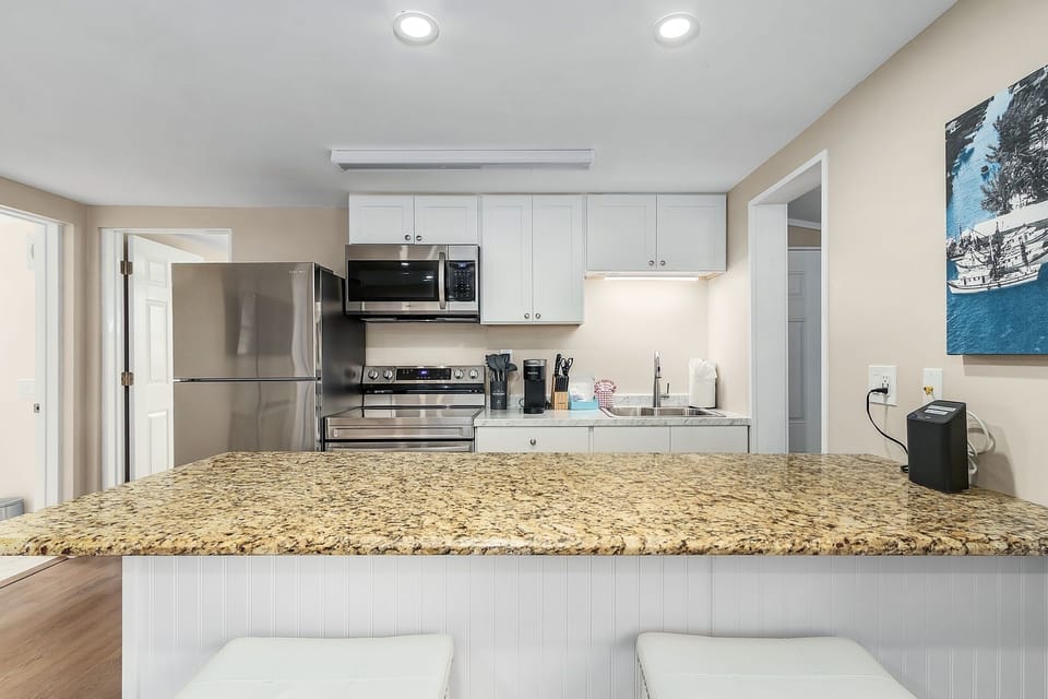 House, 1 Bedroom | Private kitchen | Coffee/tea maker, fridge, oven, toaster
