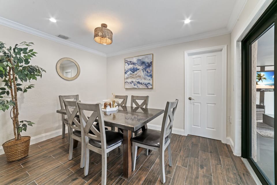 An amazing ambiance awaits in this fantastic dining room