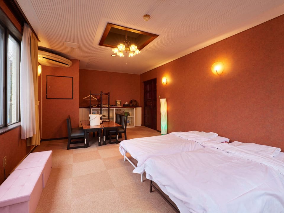 Standard Triple Room, Smoking, Shared Bathroom | Desk, free WiFi