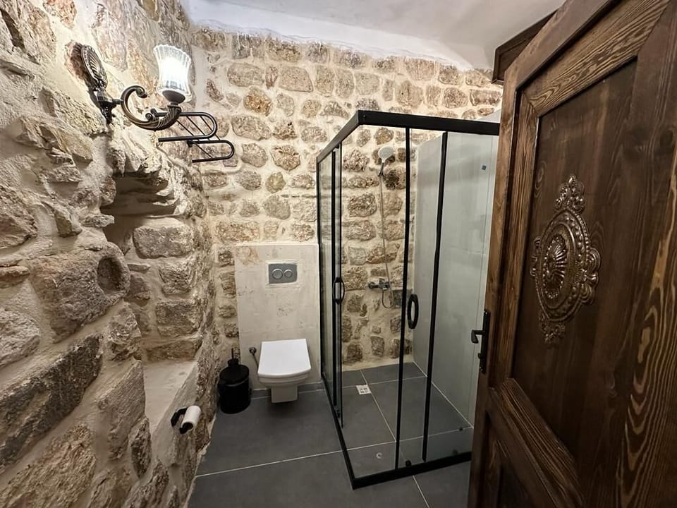 Standard Room | Bathroom | Slippers, towels