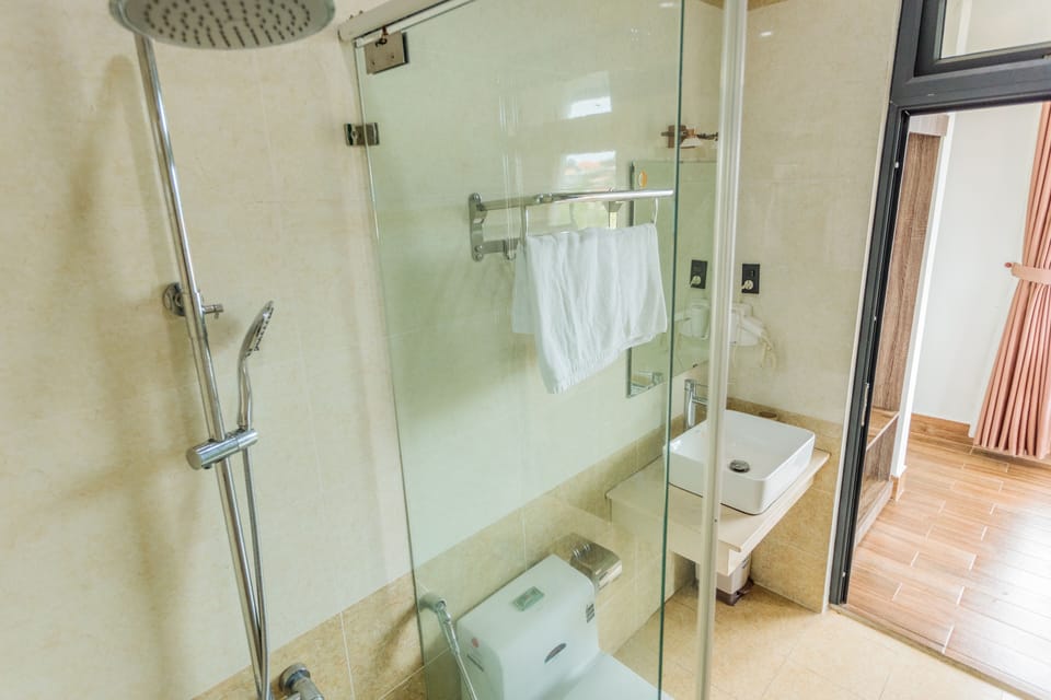 Standard Double Room, 1 Bedroom | Bathroom