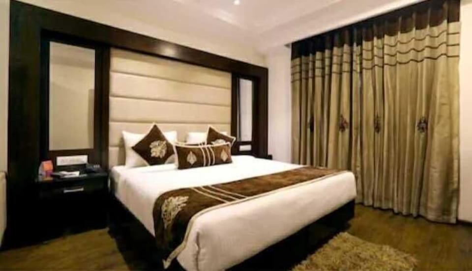 Premium bedding, down comforters, Select Comfort beds, minibar