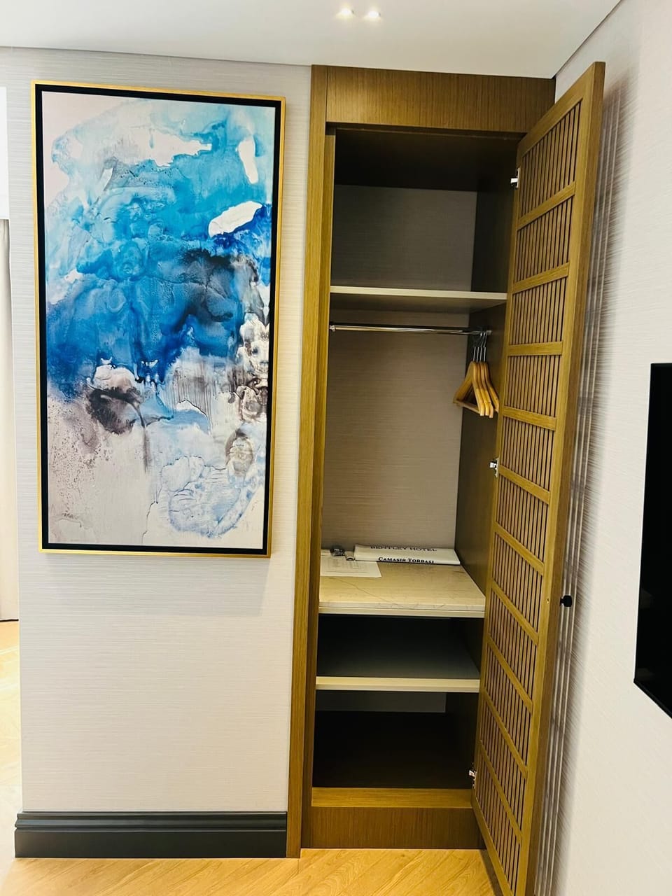 Single Room | Premium bedding, minibar, in-room safe, laptop workspace