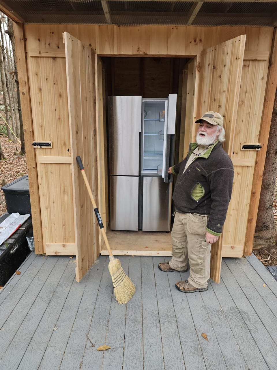 Full Size Enclosed Refrigerator/Freezer