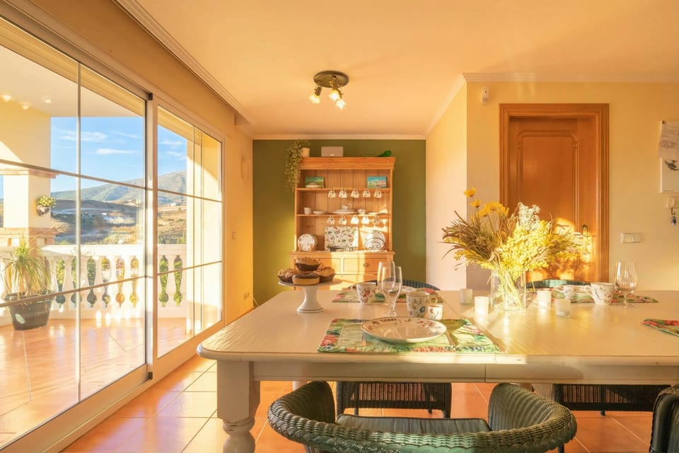 Kitchen and dining area