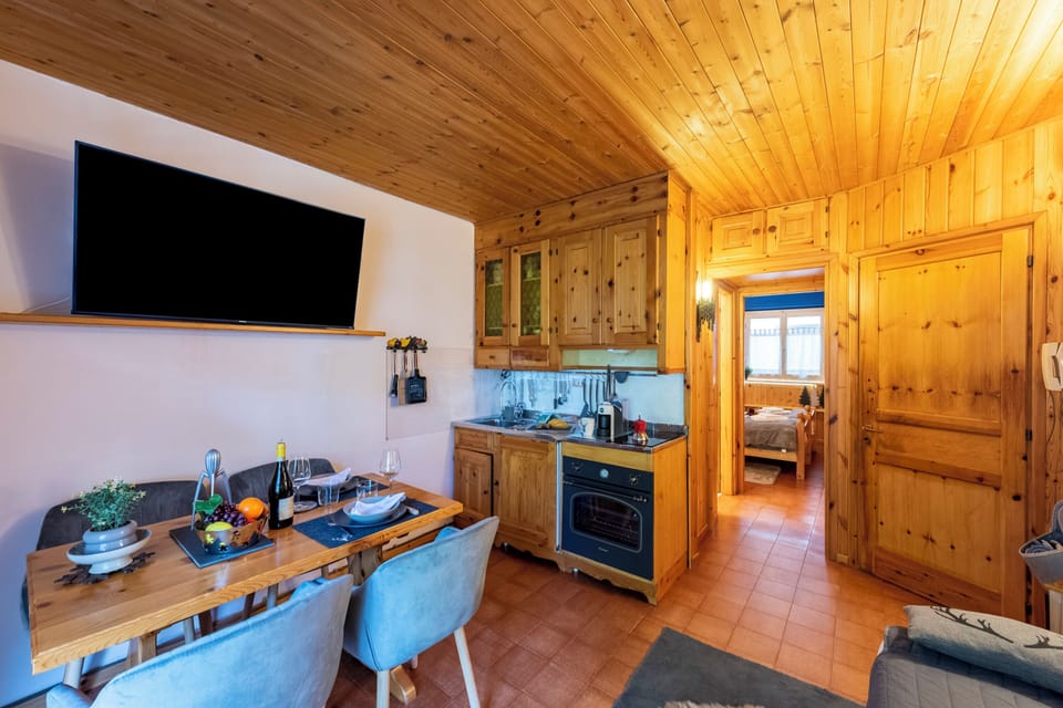 Kitchen and dining area