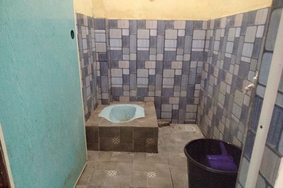 Basic Double Room | Bathroom | Shower, soap