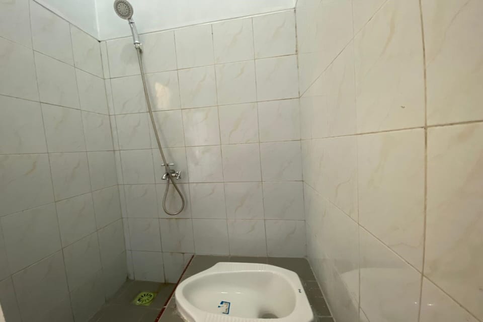 Shower, towels