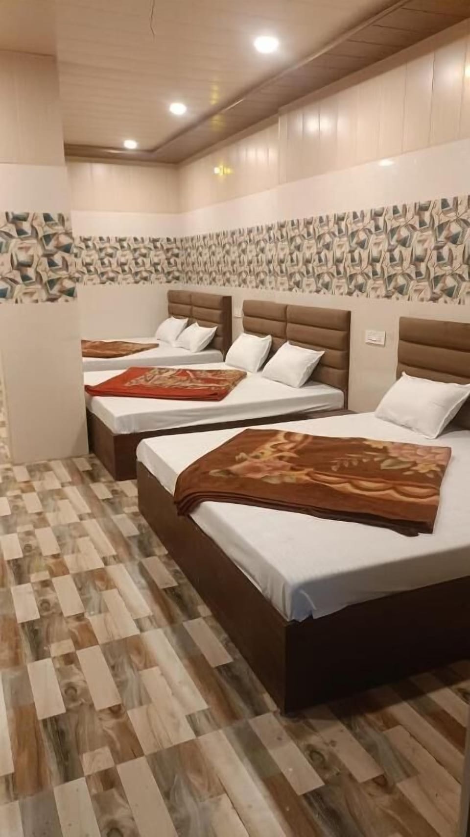 Superior Quadruple Room | Soundproofing, free WiFi