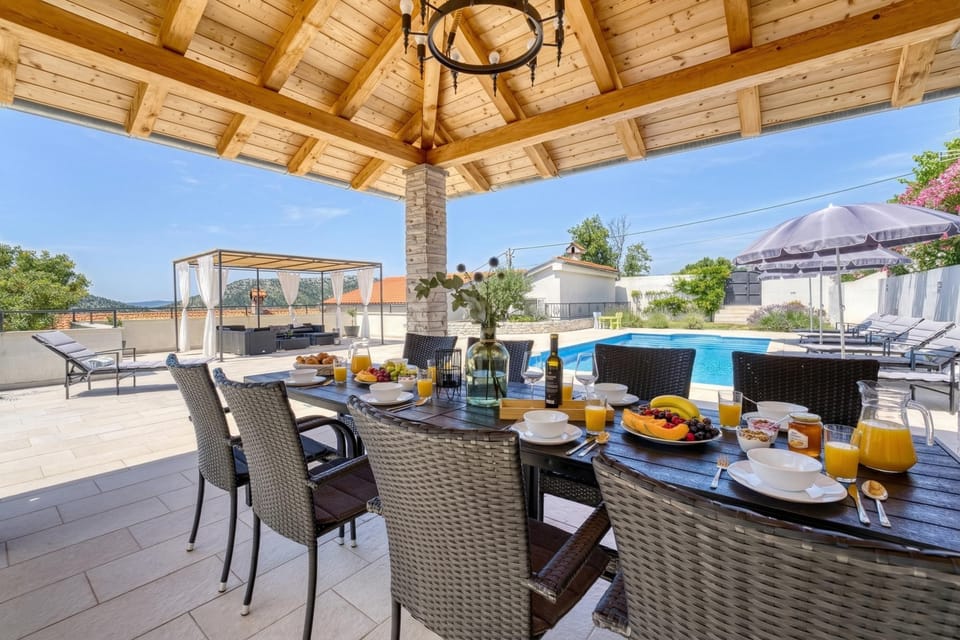 Family House, 4 Bedrooms, Microwave, Mountainside (Pool House Edita) | Outdoor dining