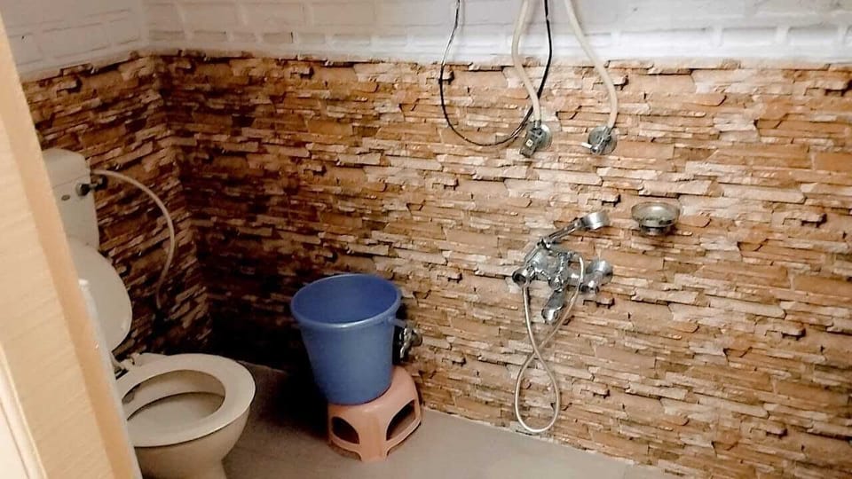 Traditional Room | Bathroom