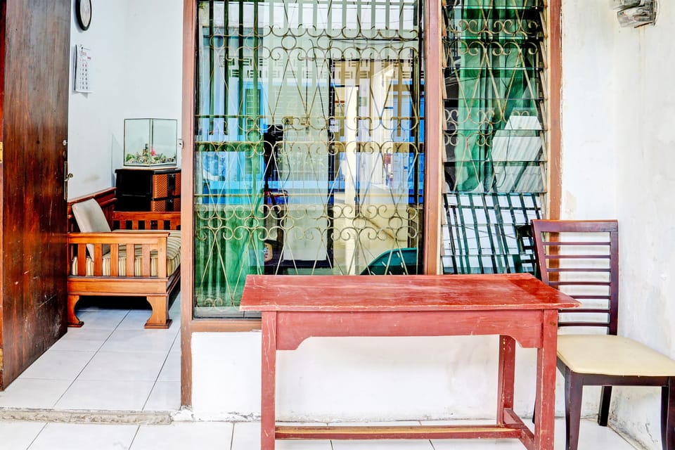 SPOT ON 93475 Garuda Homestay Syariah Hotel in West Java