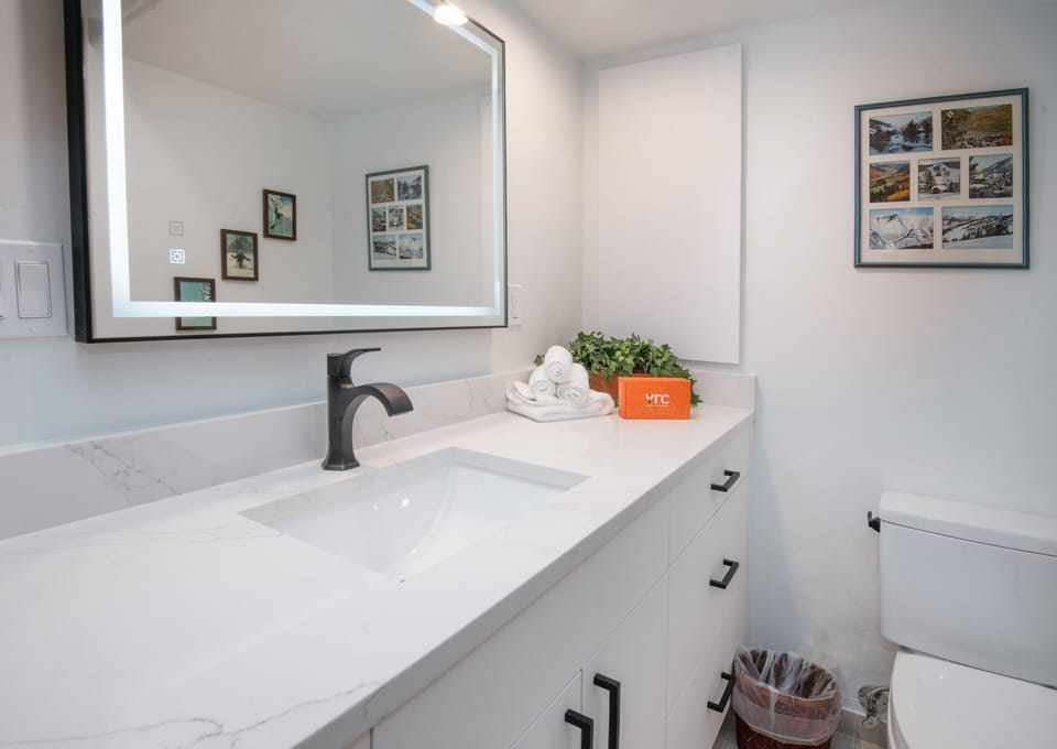 Full Bathroom