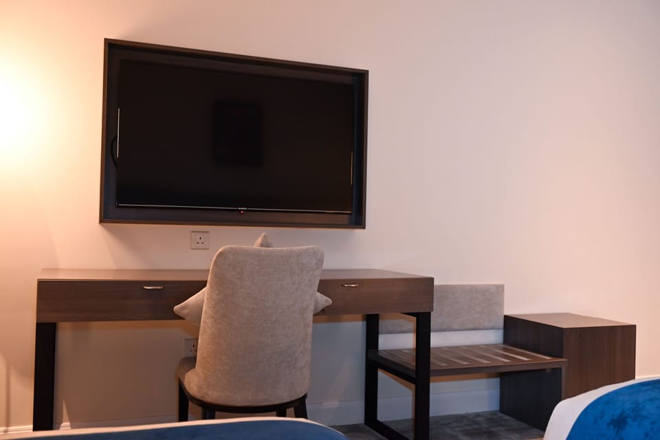 In-room safe, desk, blackout drapes, soundproofing