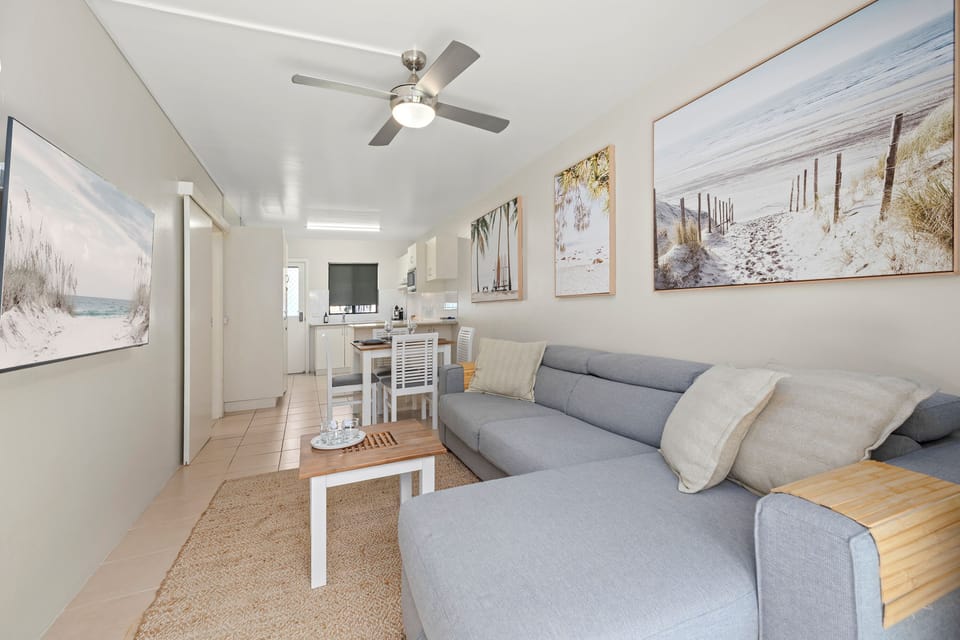 Lounge/Kitchen/Dining/Sofa Bed