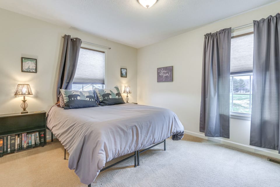 Bedroom 1 | Queen Bed | Linens Provided | Room-Darkening Blinds