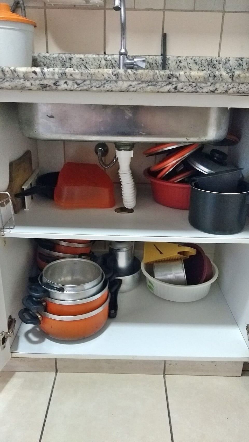 Fridge, microwave, cookware/dishes/utensils, dining tables